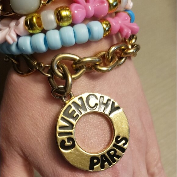 Givenchy Vintage 18k gold-plated Chunky Logo Givenchy Paris Bracelet - Picture 14 of 17